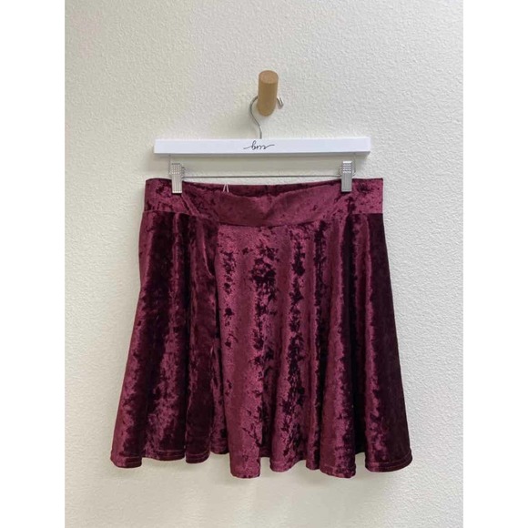 Urban Coco Skirt Maroon Size XL NWT - Picture 2 of 2